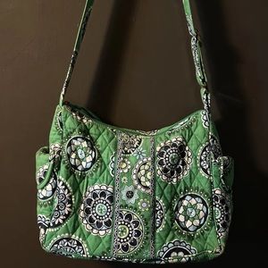 3/$20 Vera Bradley Cupcakes Green On The Go Crossbody Bag / Purse Zips